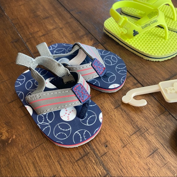 ⚡️3/$20 Baby Gap Sandals lot bundle - 3 pairs of shoes - summer - Picture 4 of 8